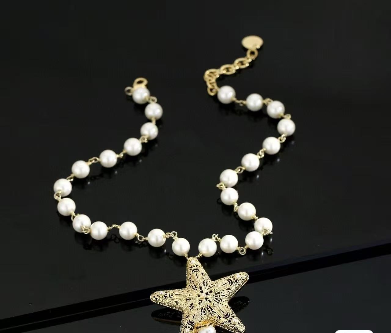 Dior pearl necklace