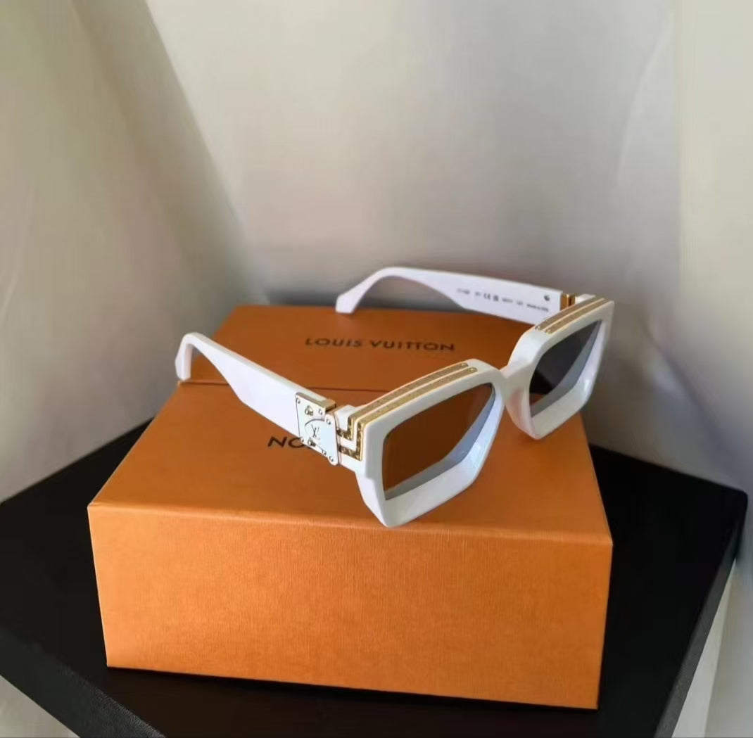 LV- Sunglasses with the packaging box
